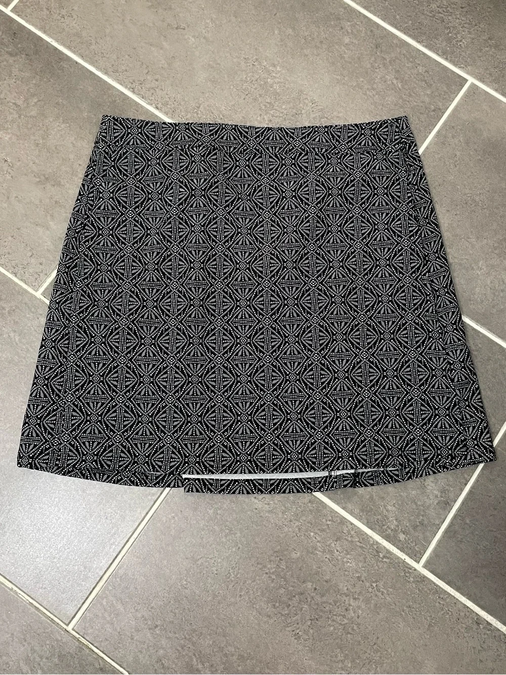 RipSkirt Hawaii Length 2 skirt with pockets size Large